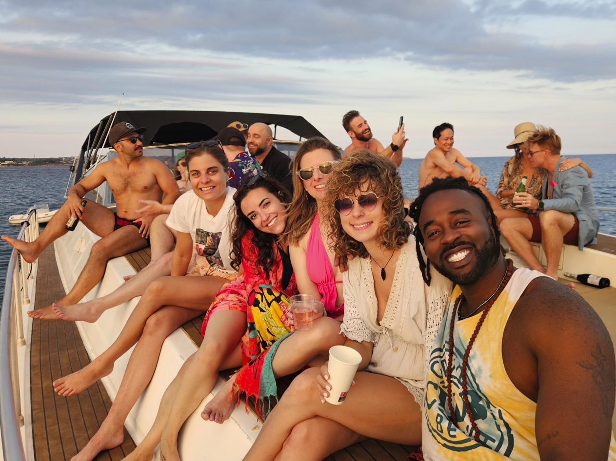 Friends on deck