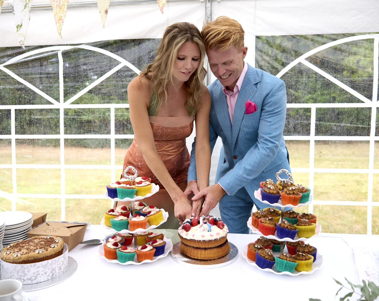 Cake cutting